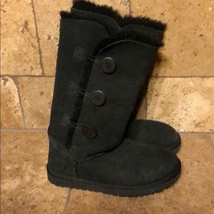 Black Ugg boots
